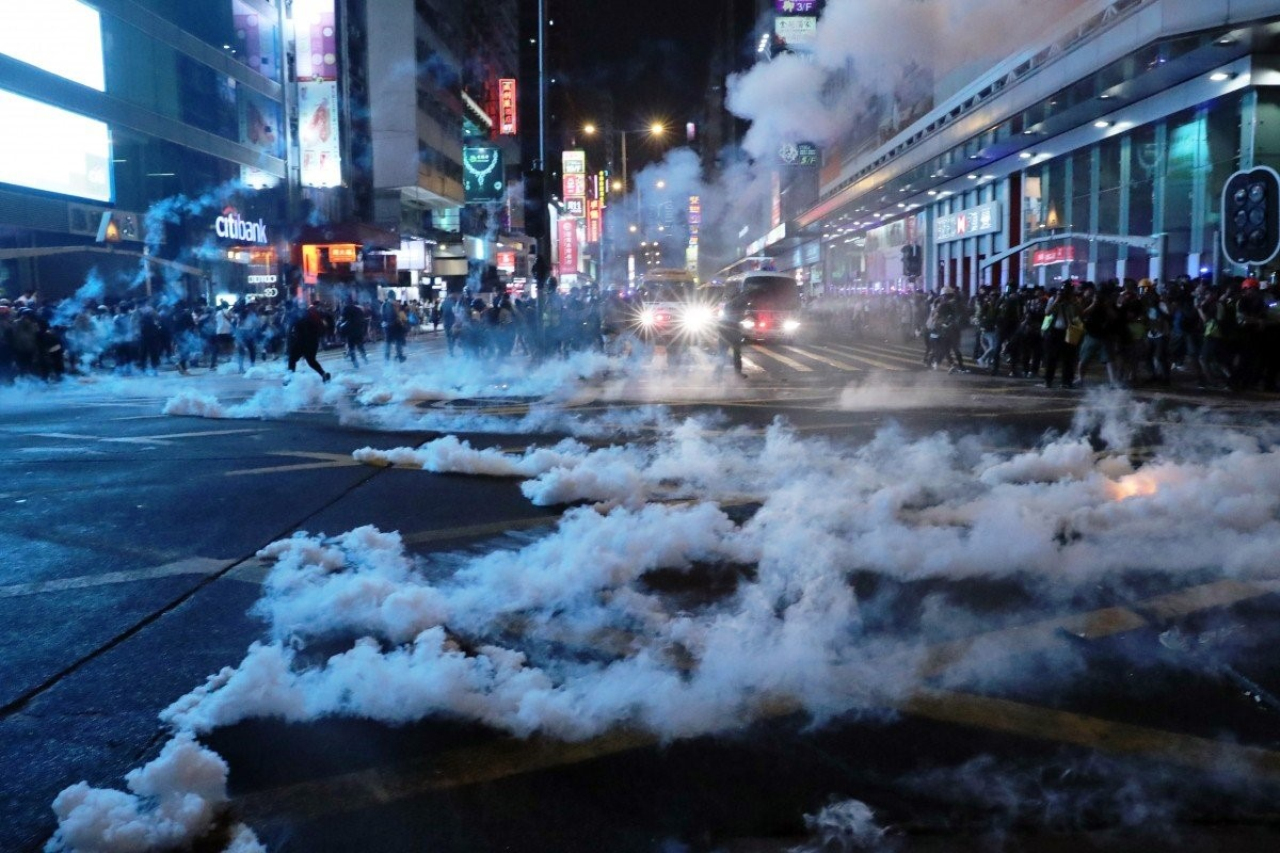 2019年10月香港旺角警方與抗爭者的衝突©Sam Tsang